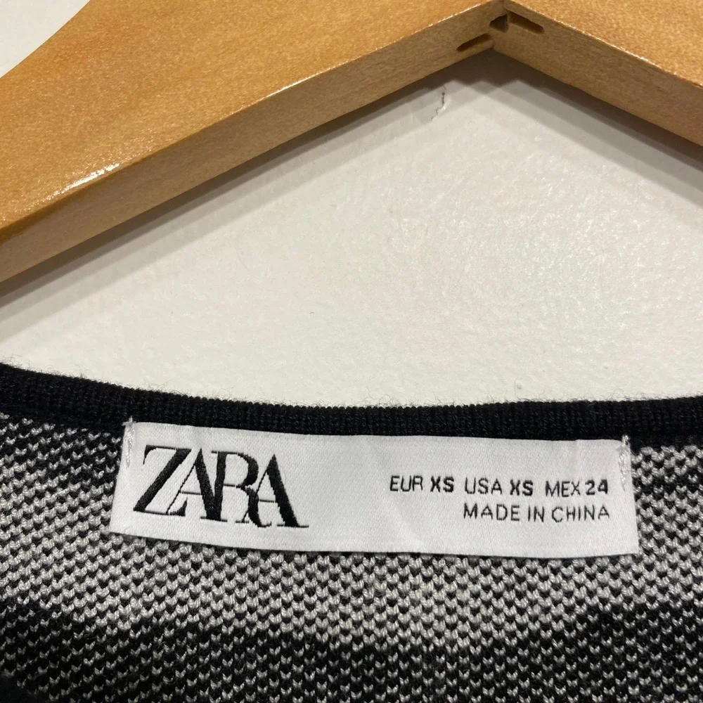 Zara Zebra Print Knit Cropped Vest Top Black White Silver Button XS